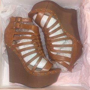 JustFab Draycee Wedges Size/8 Cognac
